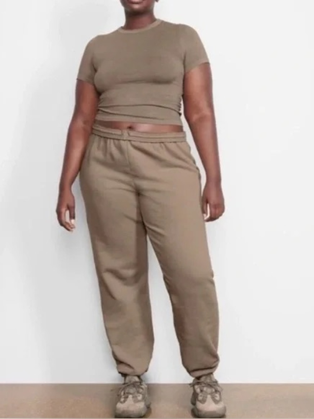 SKIMS Outdoor Jogger Fleece Sweatpants in Desert Size Large‎